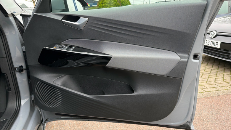 Volkswagen ID.3 150kW Life Pro Performance 58kWh 5dr Auto Electric Hatchback